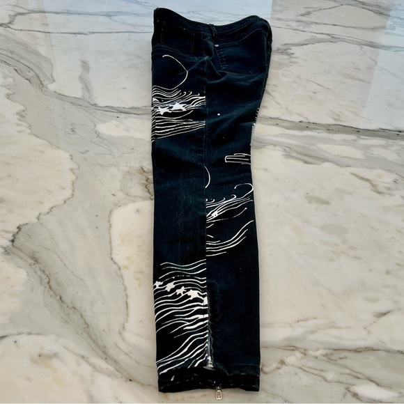 CHANEL 22C RUNWAY BLACK WHITE CC STAR PRINT JEANS SIZE FR 38 / US 6 - Picture 9 of 17